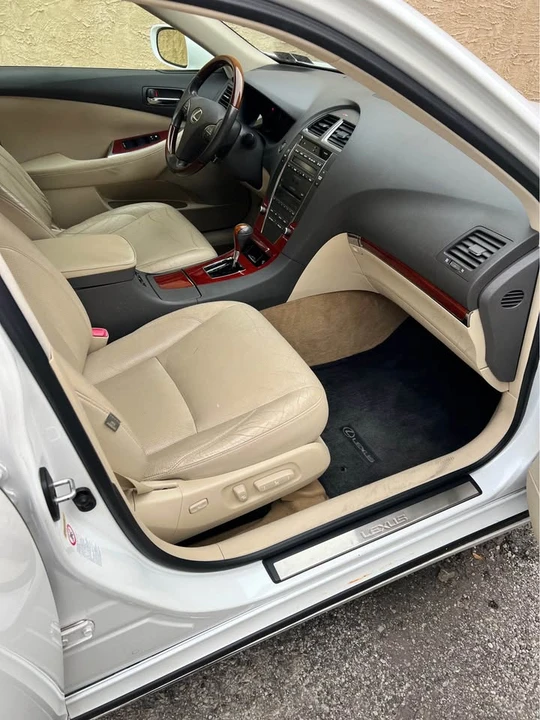 2011 Lexus ES 5th Gen - Image 7 of 11