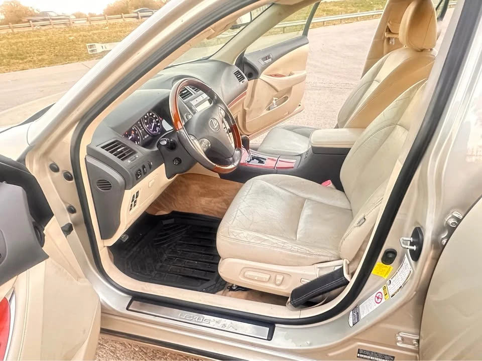 2011 Lexus ES 4th Gen - Image 7 of 12