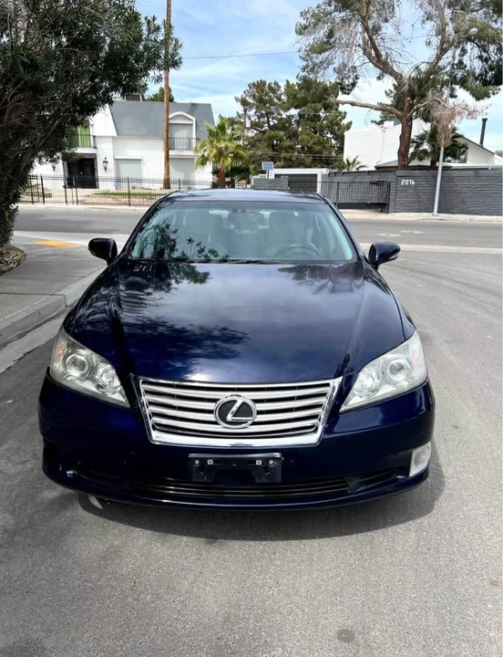 2011 Lexus ES 4th Gen - Image 2 of 5