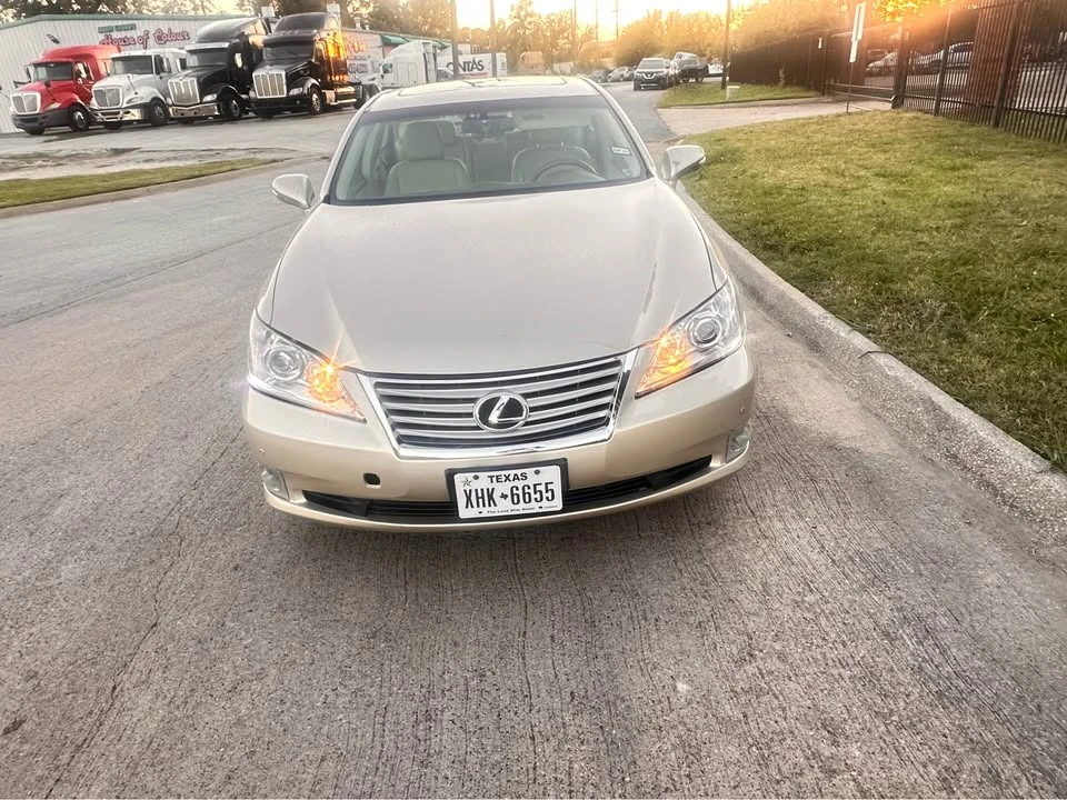 2011 Lexus ES 4th Gen - Image 4 of 12
