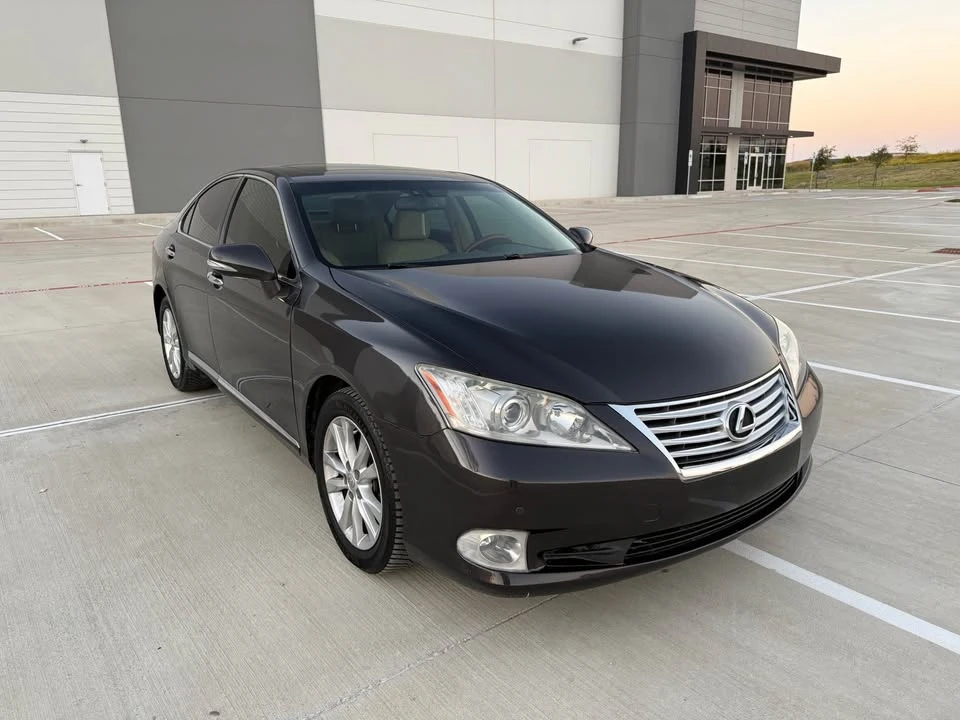 2011 Lexus ES 4th Gen - Image 3 of 20