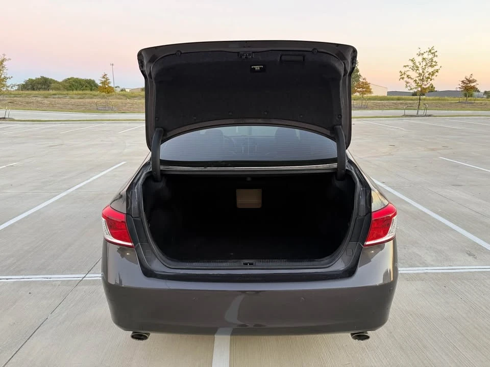 2011 Lexus ES 4th Gen - Image 16 of 20