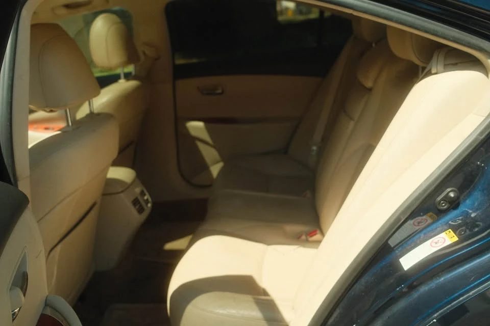 2011 Lexus ES 4th Gen - Image 13 of 15