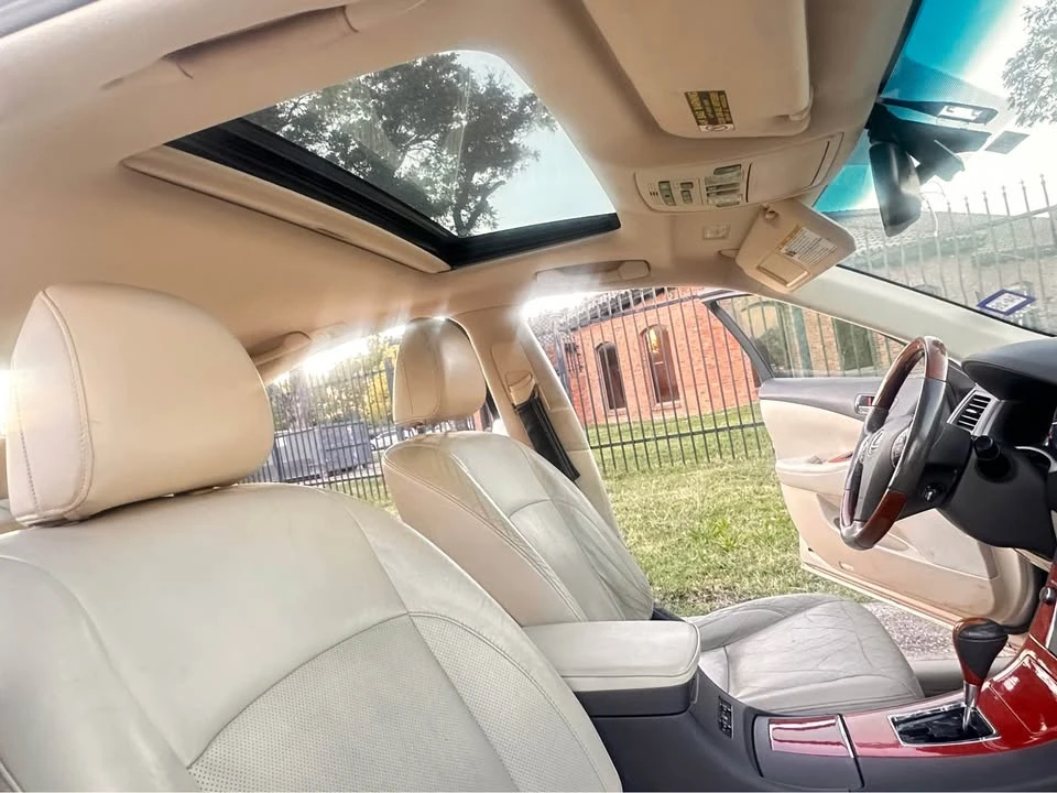 2011 Lexus ES 4th Gen - Image 9 of 12