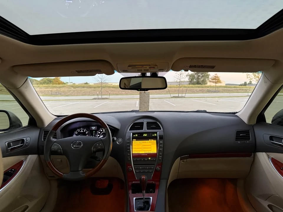 2011 Lexus ES 4th Gen - Image 17 of 20