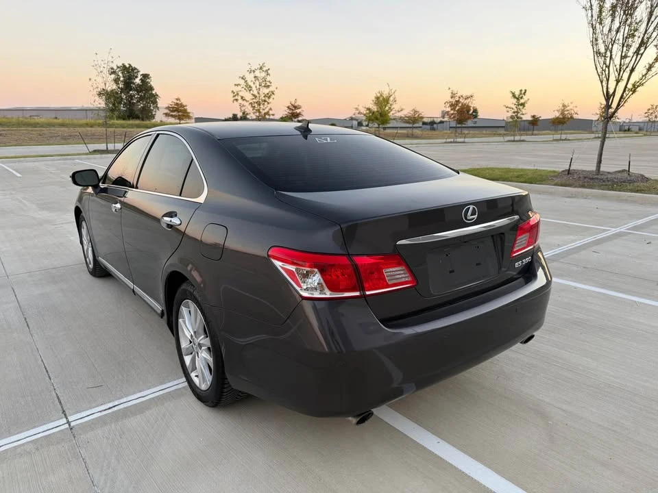 2011 Lexus ES 4th Gen - Image 2 of 20