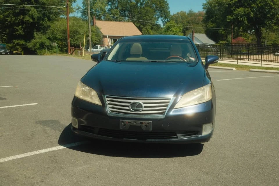 2011 Lexus ES 4th Gen - Image 6 of 15