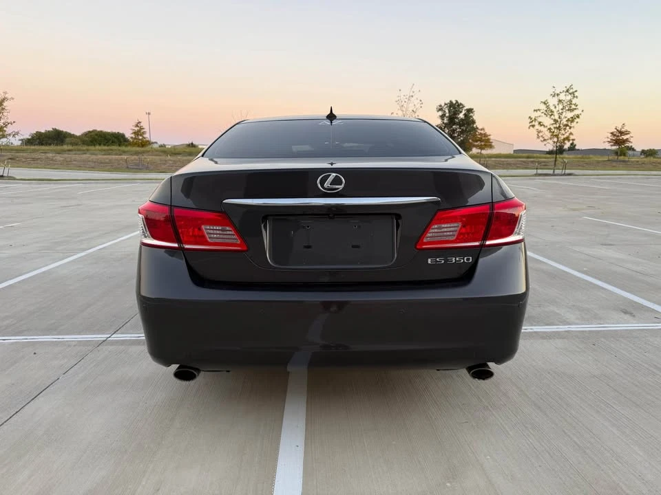 2011 Lexus ES 4th Gen - Image 8 of 20