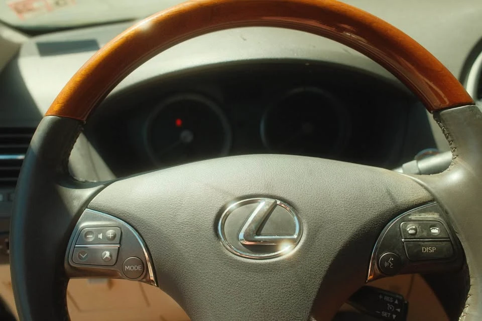 2011 Lexus ES 4th Gen - Image 15 of 15
