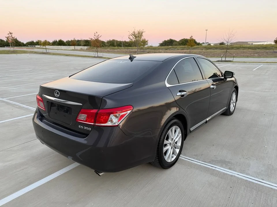 2011 Lexus ES 4th Gen - Image 4 of 20