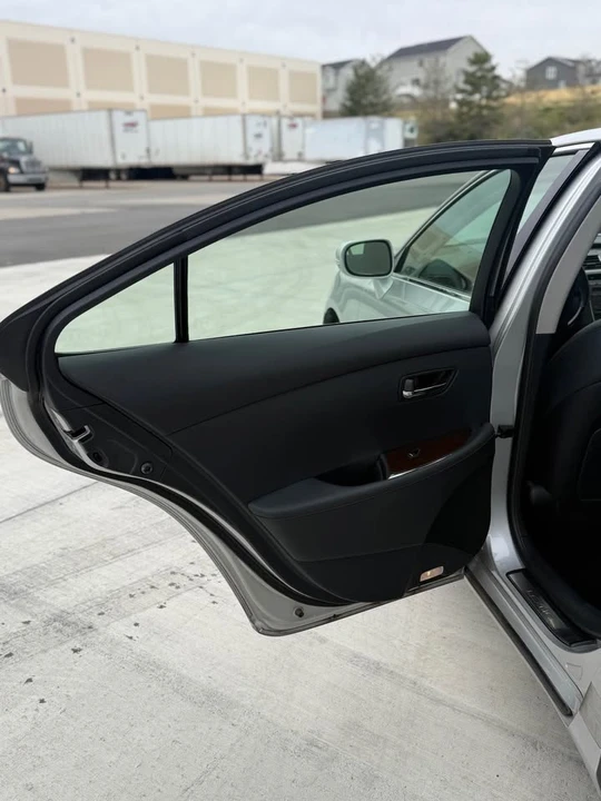 2011 Lexus ES 4th Gen - Image 11 of 20