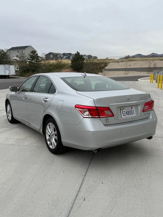 2011 Lexus ES 4th Gen - Image 7 of 20