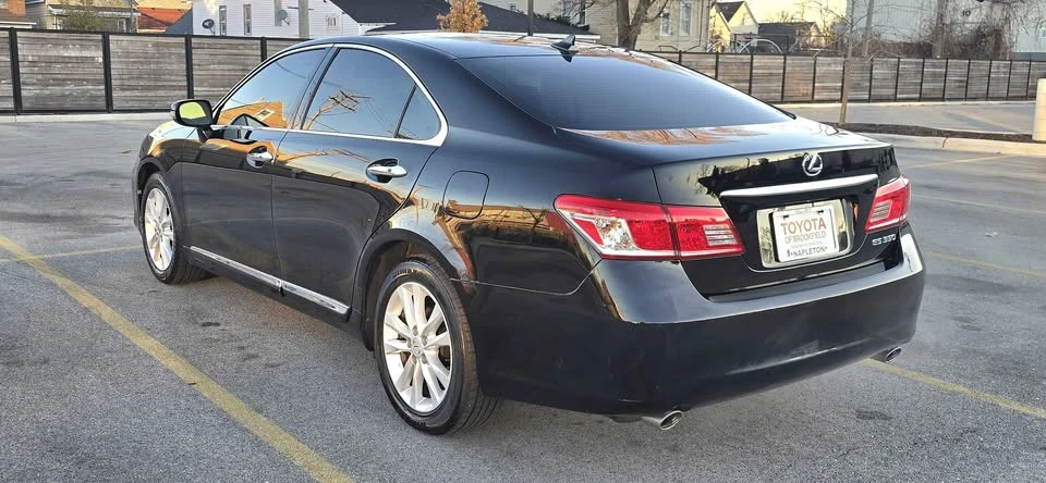 2011 Lexus ES 5th Gen - Image 4 of 19