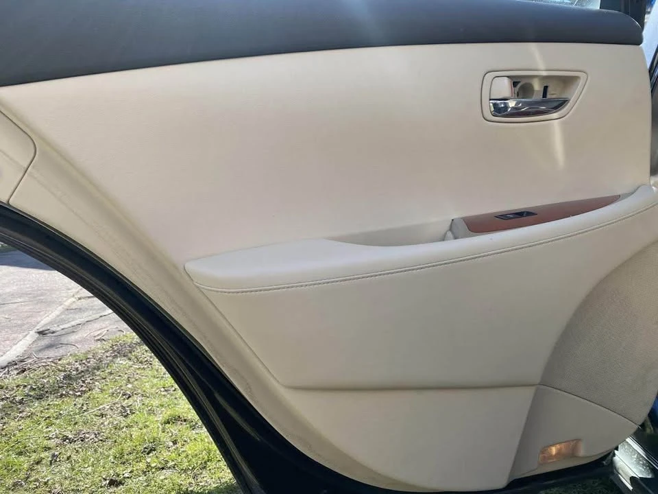 2011 Lexus ES 5th Gen - Image 11 of 12