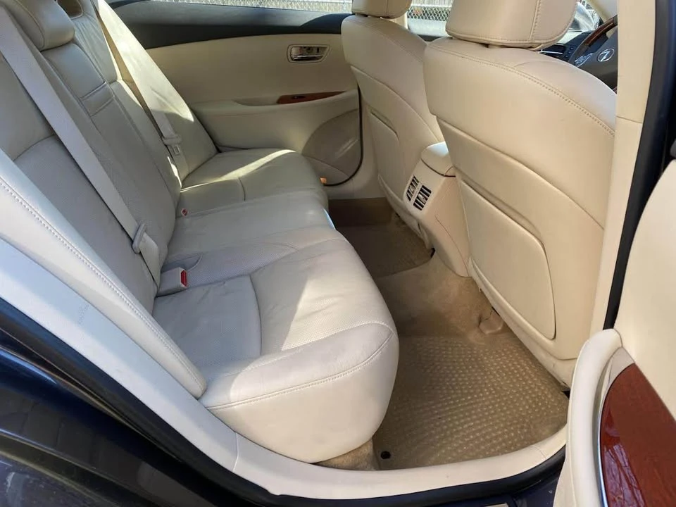 2011 Lexus ES 5th Gen - Image 7 of 12