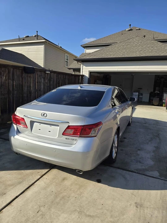 2011 Lexus ES 5th Gen - Image 3 of 8
