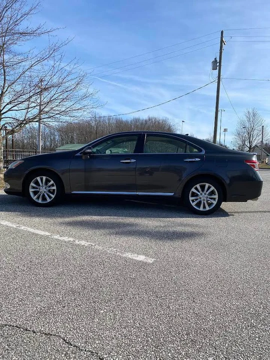2011 Lexus ES 5th Gen - Image 4 of 12