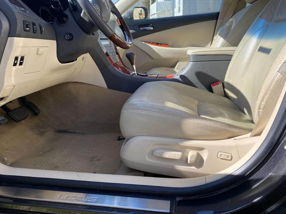 2011 Lexus ES 5th Gen - Image 5 of 12