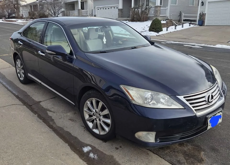 2011 Lexus ES 4th Gen - Image 2 of 8