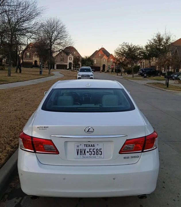 2011 Lexus ES 5th Gen - Image 7 of 15