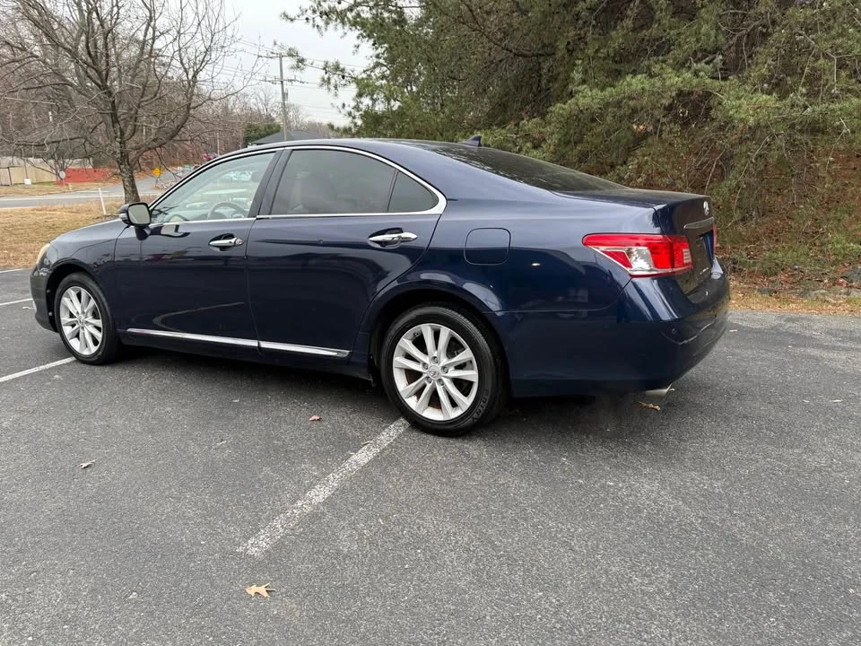 2011 Lexus ES 5th Gen - Image 4 of 20