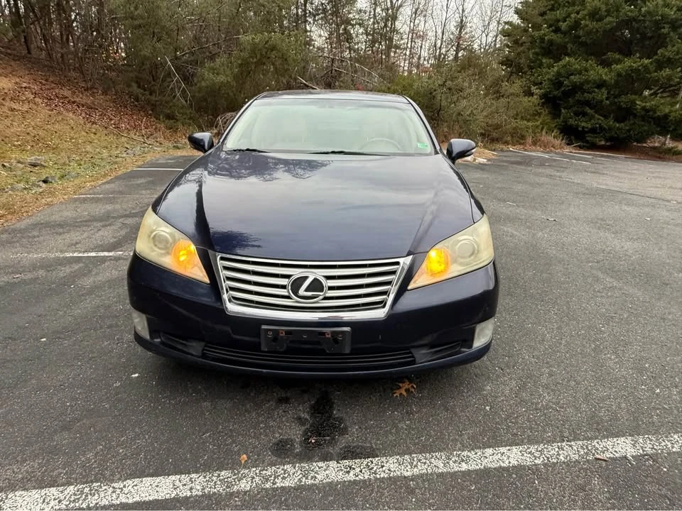 2011 Lexus ES 5th Gen - Image 10 of 20