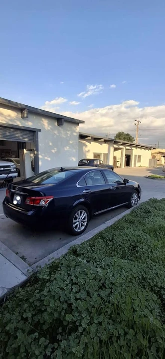 2011 Lexus ES 5th Gen - Image 3 of 9