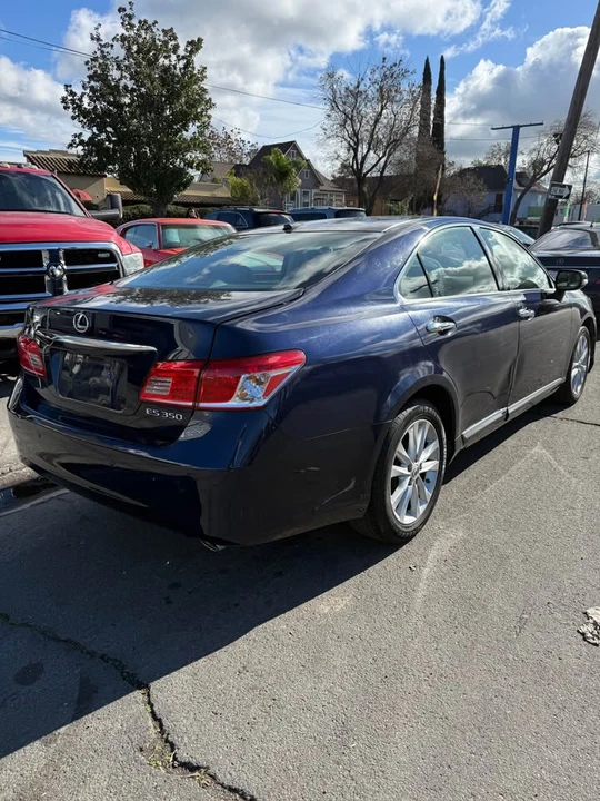 2011 Lexus ES 4th Gen - Image 4 of 8