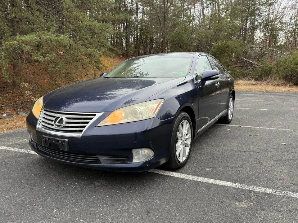 2011 Lexus ES 5th Gen - Image 2 of 20