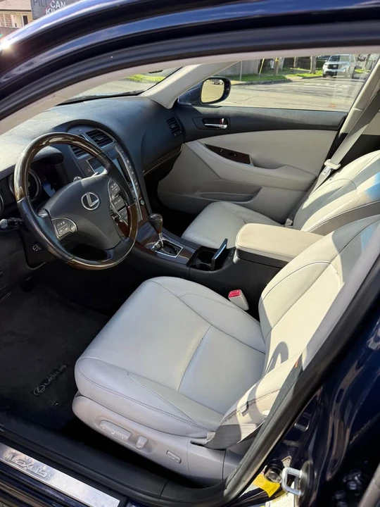 2011 Lexus ES 4th Gen - Image 7 of 8