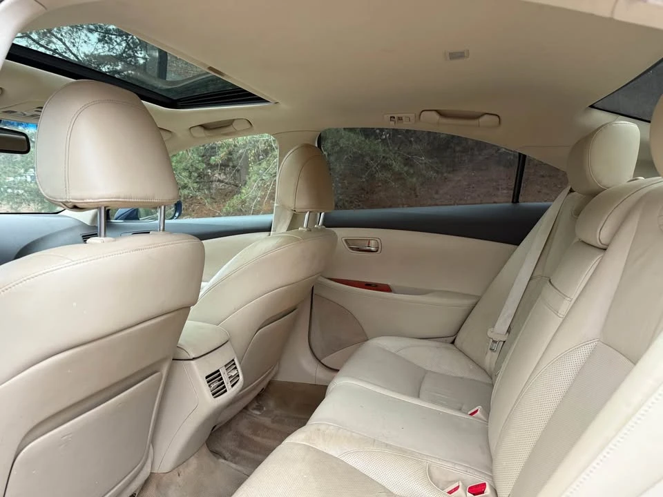 2011 Lexus ES 5th Gen - Image 13 of 20