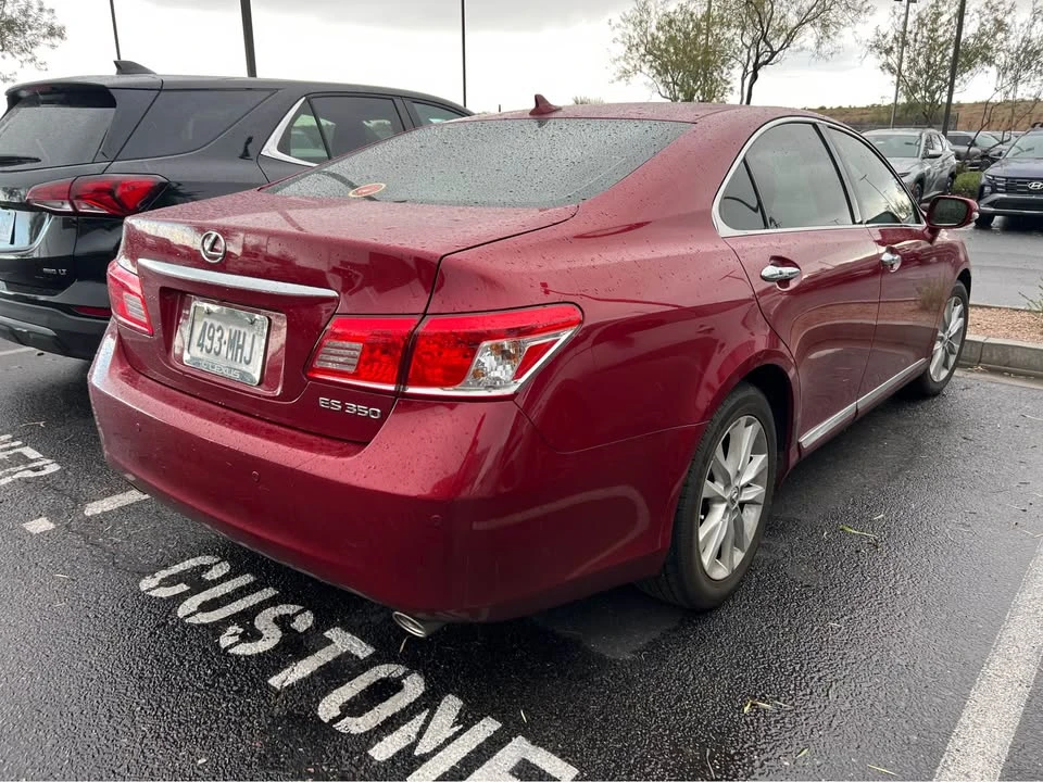 2011 Lexus ES 5th Gen - Image 2 of 5