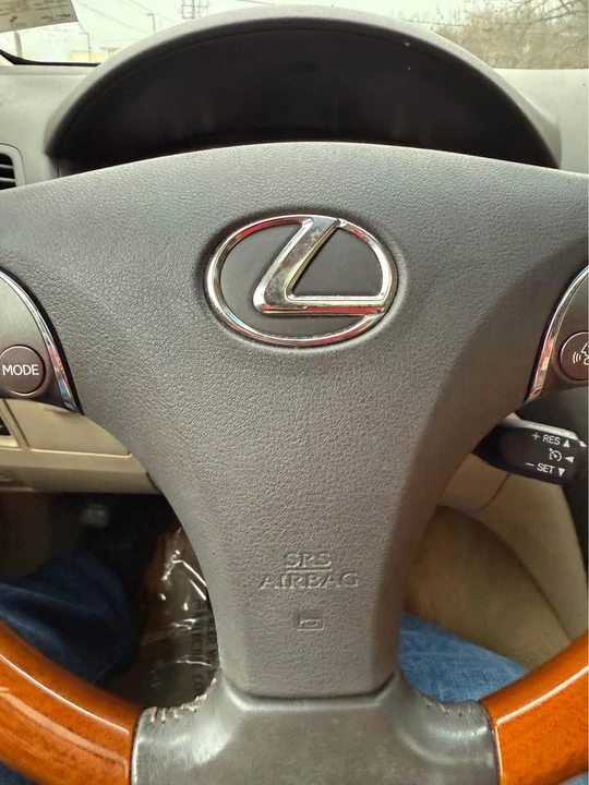 2011 Lexus ES 5th Gen - Image 19 of 20