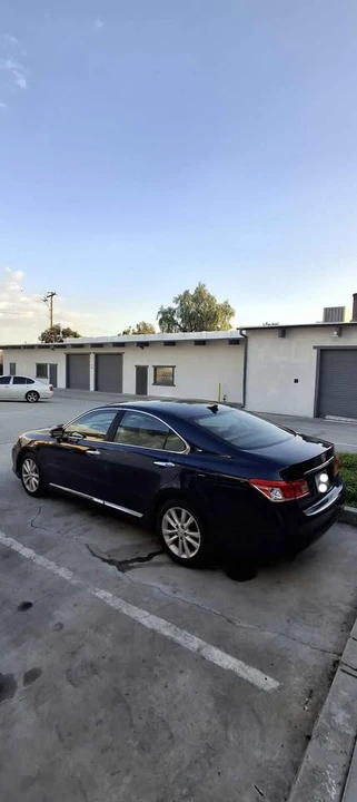 2011 Lexus ES 5th Gen - Image 4 of 9