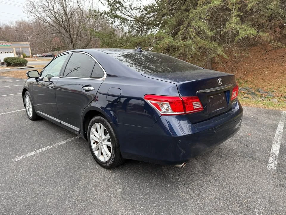 2011 Lexus ES 5th Gen - Image 5 of 20