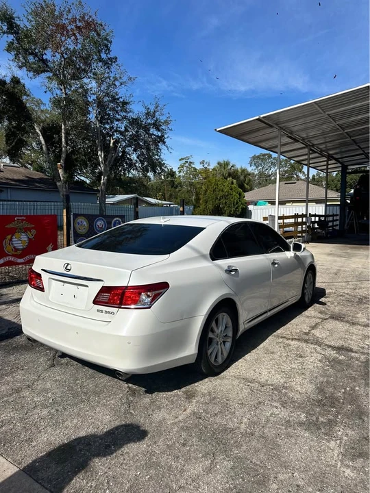 2011 Lexus ES 4th Gen - Image 4 of 6