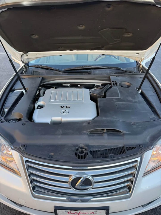 2011 Lexus ES 5th Gen - Image 16 of 17