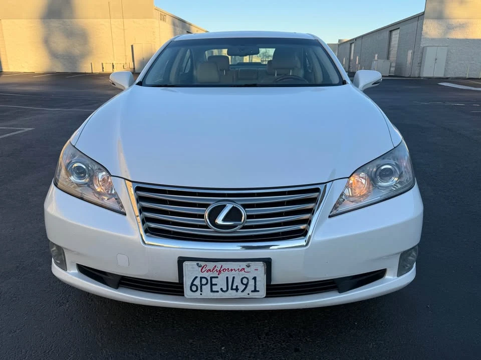 2011 Lexus ES 5th Gen - Image 5 of 17