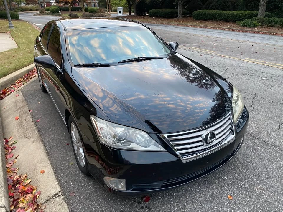 2011 Lexus ES 4th Gen - Image 2 of 11