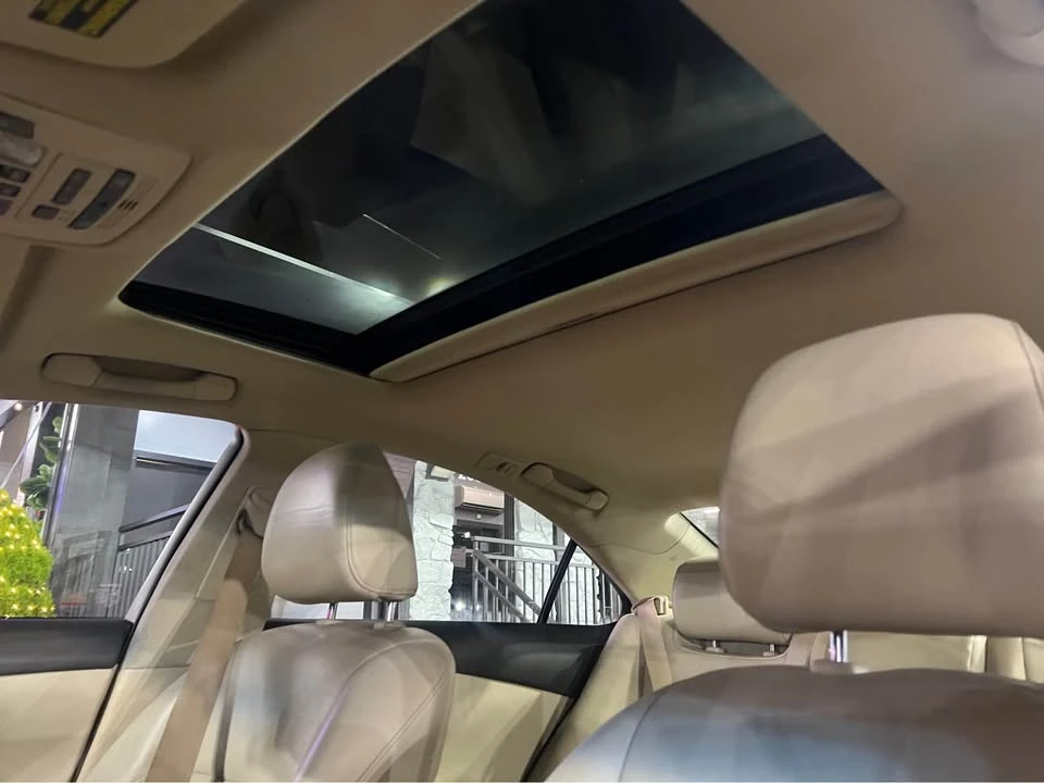 2011 Lexus ES 5th Gen - Image 16 of 16