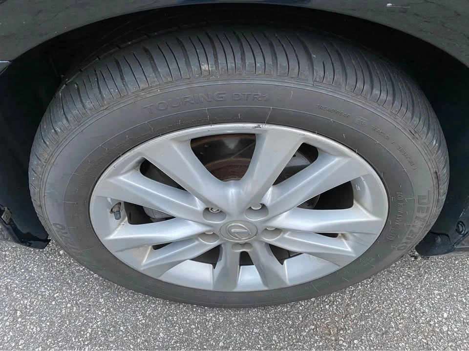 2011 Lexus ES 4th Gen - Image 11 of 11