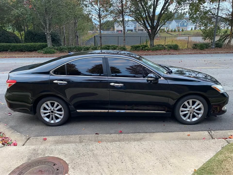 2011 Lexus ES 4th Gen - Image 6 of 11