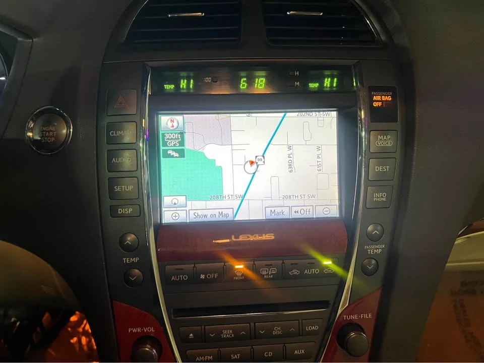 2011 Lexus ES 5th Gen - Image 14 of 16