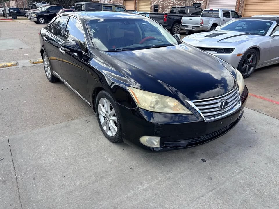 2011 Lexus ES 5th Gen - Image 2 of 5