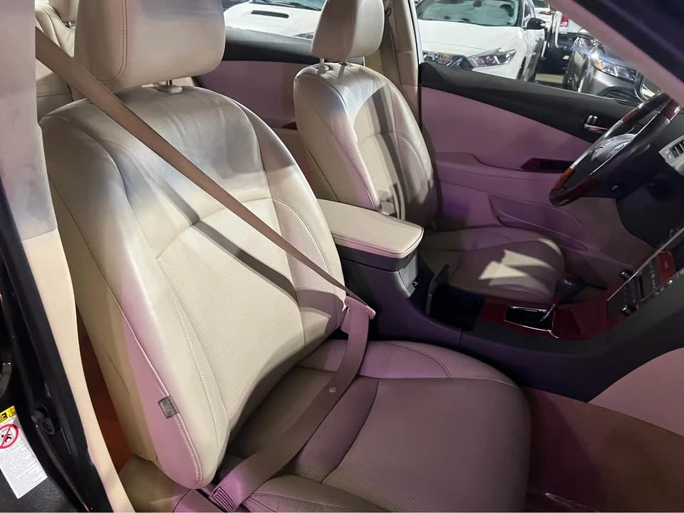 2011 Lexus ES 5th Gen - Image 10 of 16