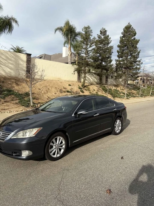 2011 Lexus ES 5th Gen - Image 4 of 11
