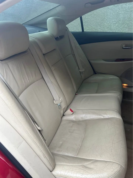 2011 Lexus ES 5th Gen - Image 7 of 8