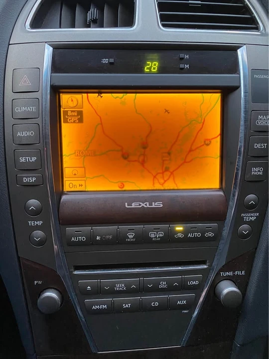 2011 Lexus ES 4th Gen - Image 9 of 11
