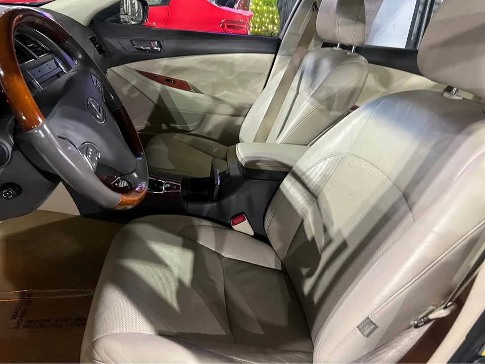 2011 Lexus ES 5th Gen - Image 8 of 16