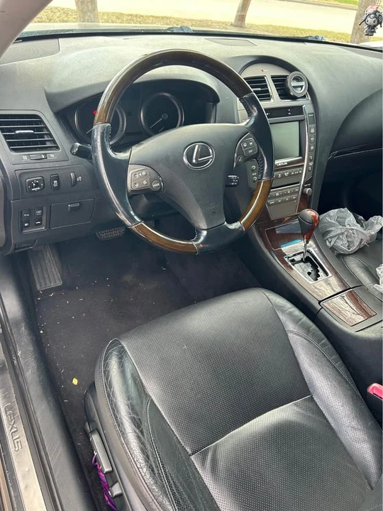 2011 Lexus ES 4th Gen - Image 10 of 10